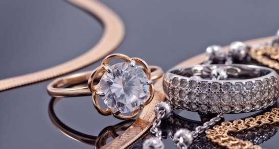 sprzedaż biżuterii